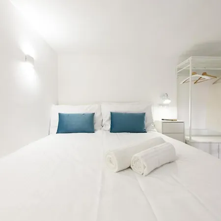 Apartment In Bed